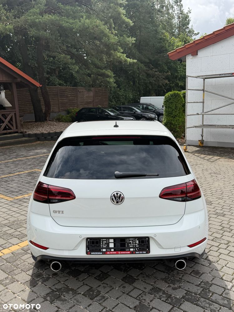 Volkswagen Golf GTI (BlueMotion Technology) - 10