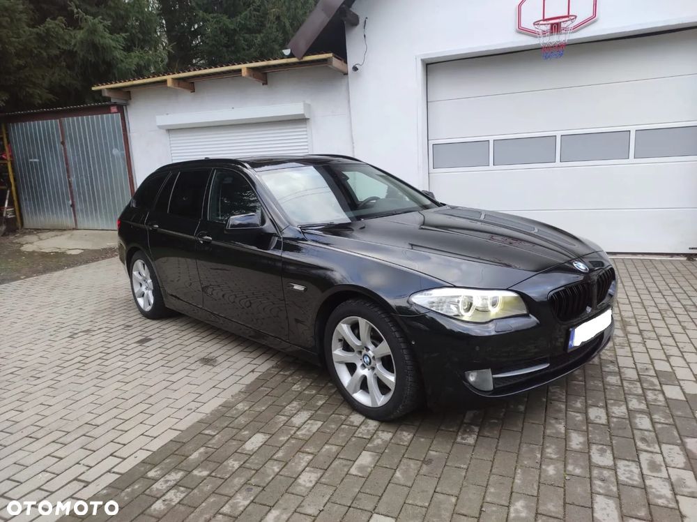 BMW Seria 5 525d Touring - 1