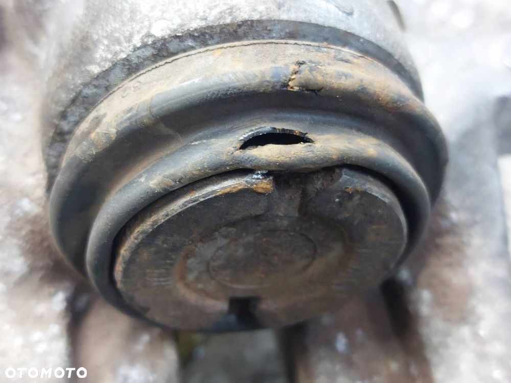 ZACISK HAMULCOWY PRAWY TYŁ AUDI A4 B6 - 4