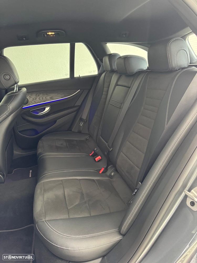 Mercedes-Benz E 220 d 4Matic 9G-TRONIC AMG Line - 27