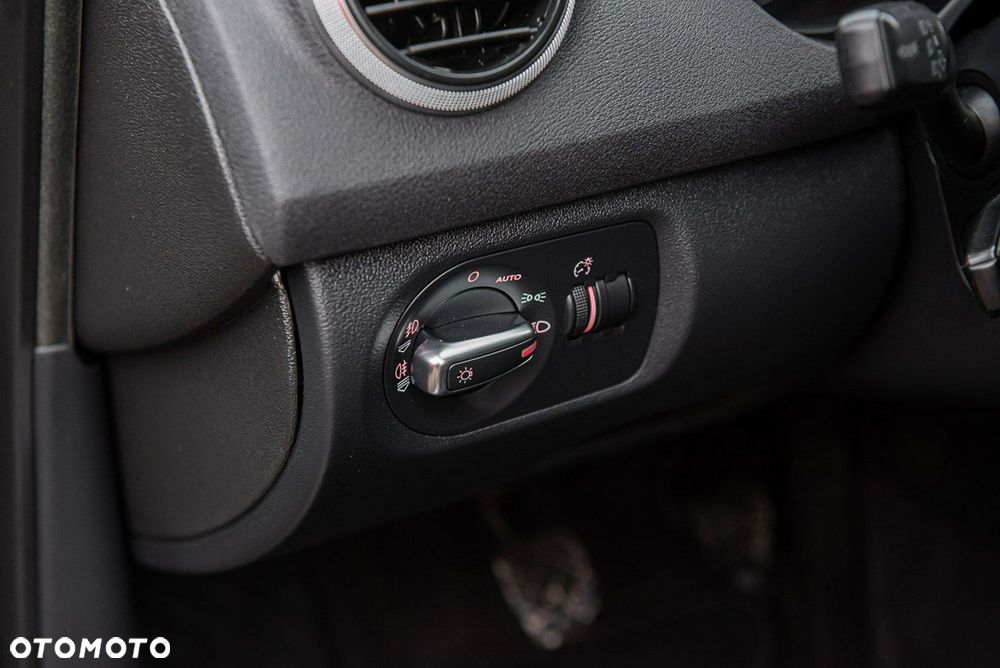 Audi A3 Sportback 2.0 TDI S line Sportpaket plus - 25