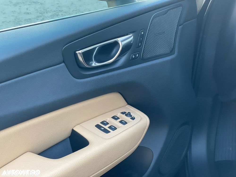 Volvo XC 60 T8 AWD Recharge Geartronic Inscription - 22
