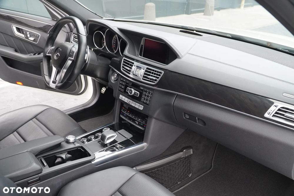 Mercedes-Benz Klasa E 63 AMG T 4Matic AMG Speedshift MCT - 34