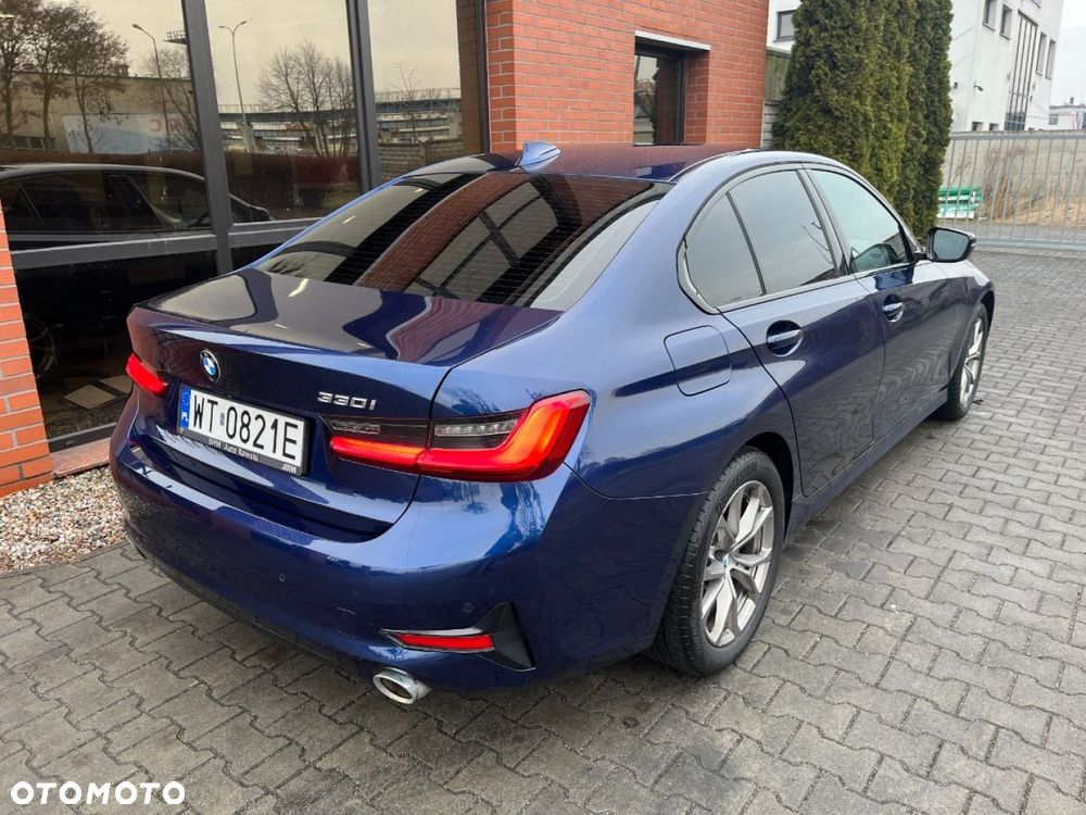 BMW Seria 3 330i - 3