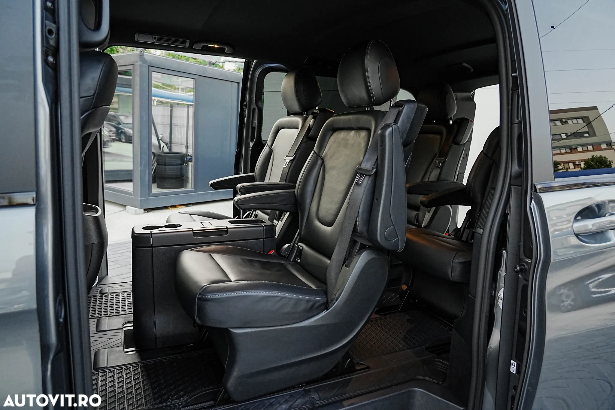 Mercedes-Benz V 300 d lang 4Matic 9G-TRONIC Avantgarde Edition 2023 - 10