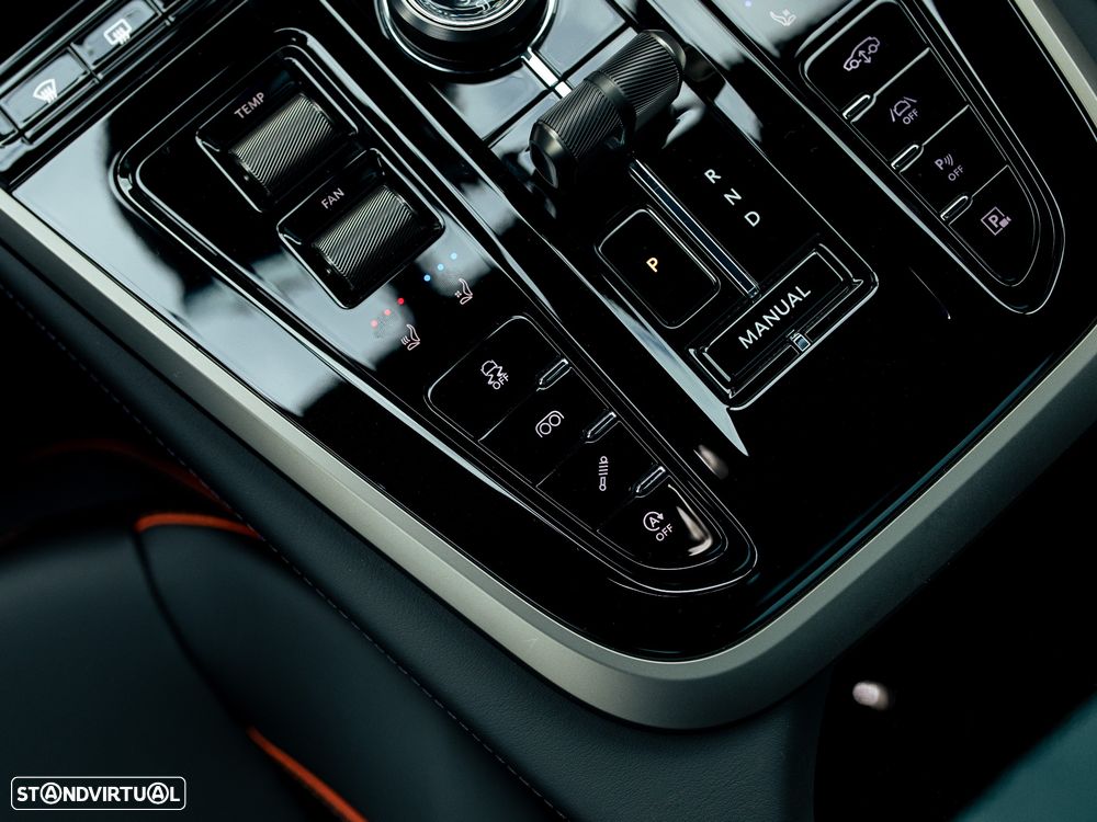 Aston Martin DBX 707 - 36