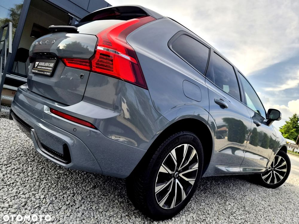 Volvo XC 60 B4 D AWD Plus Dark - 38