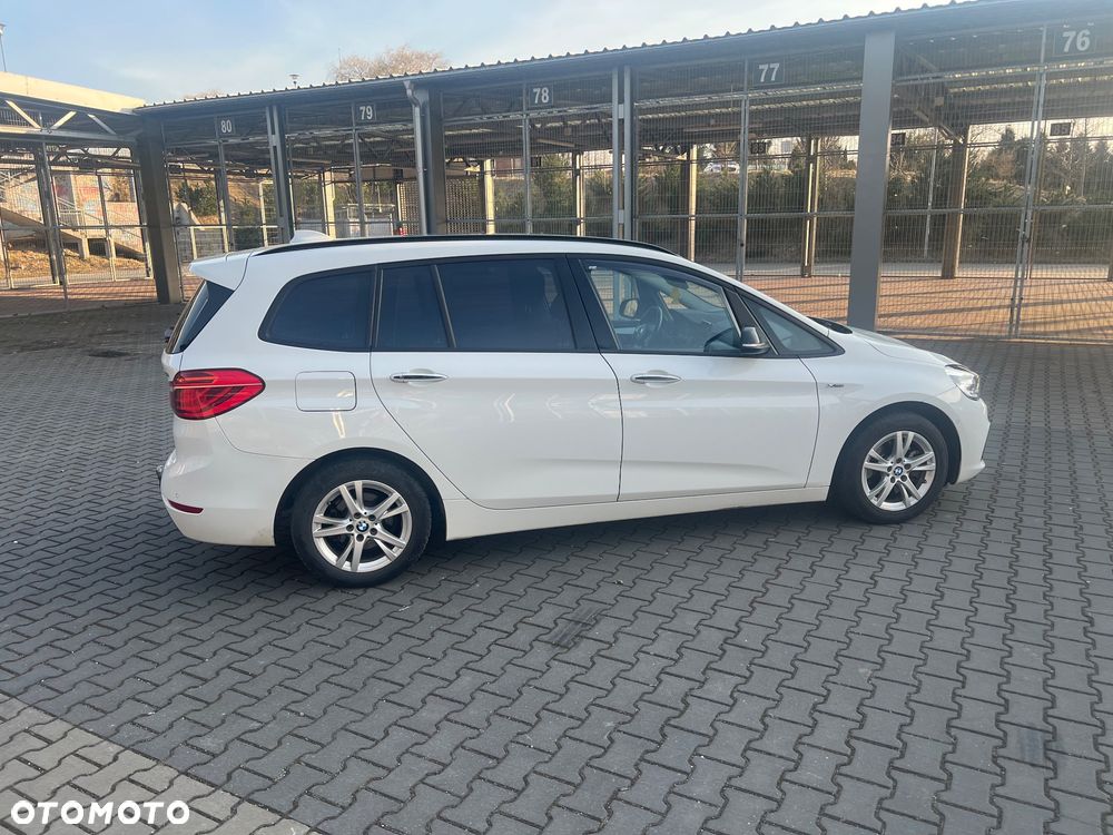 BMW Seria 2 218d xDrive - 13