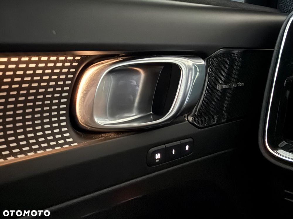 Volvo XC 40 B4 B DKG Ultra Dark - 30