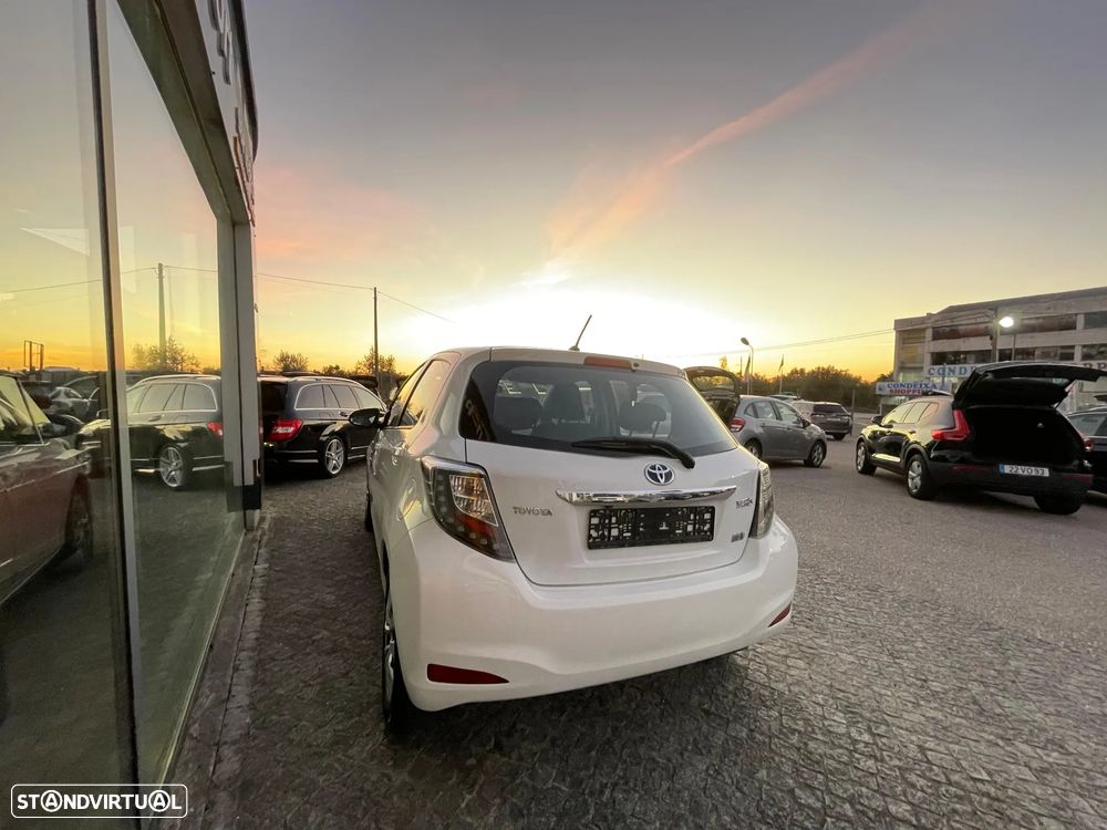 Toyota Yaris 1.5 HSD Active - 7