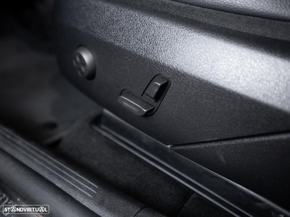 Mercedes-Benz GLC 300 e 4Matic 9G-TRONIC Edition Avantgarde - 58