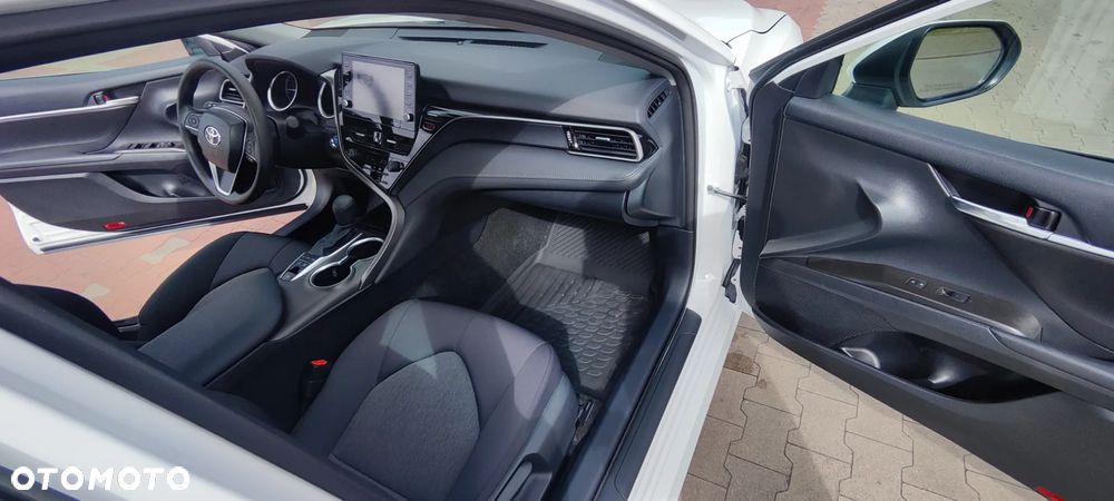 Toyota Camry - 10
