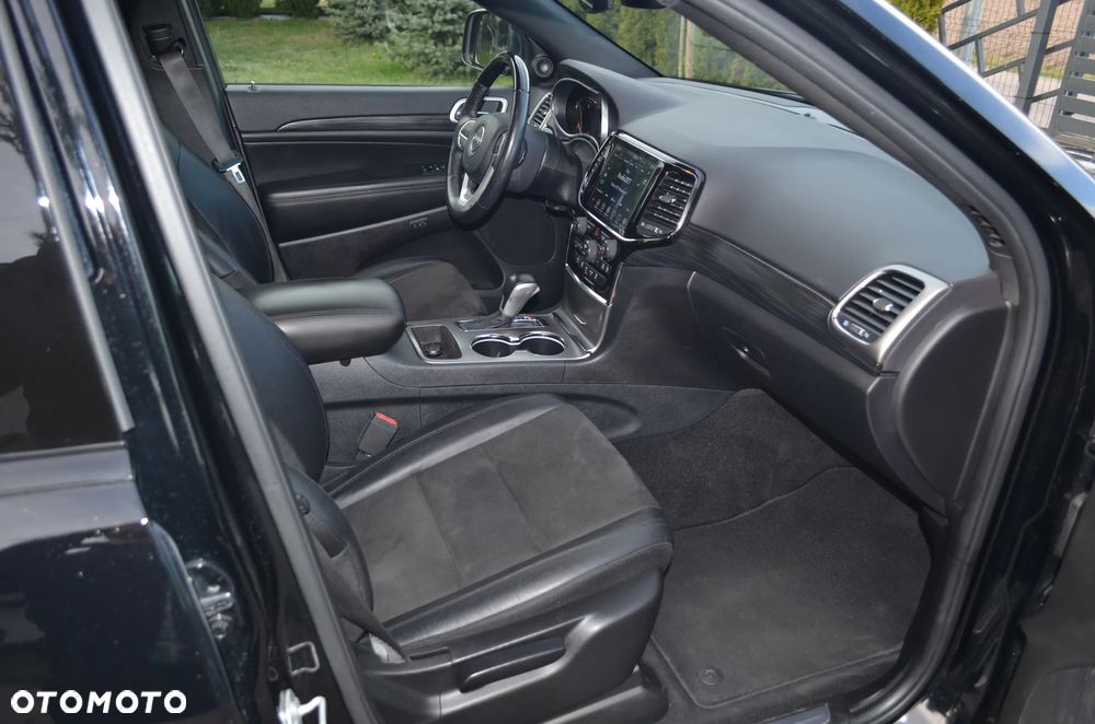Jeep Grand Cherokee - 11