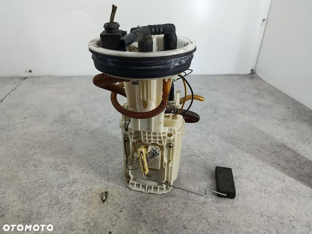 POMPA PALIWA AUDI A4 B6 8E0919051L 2.0 20V - 4