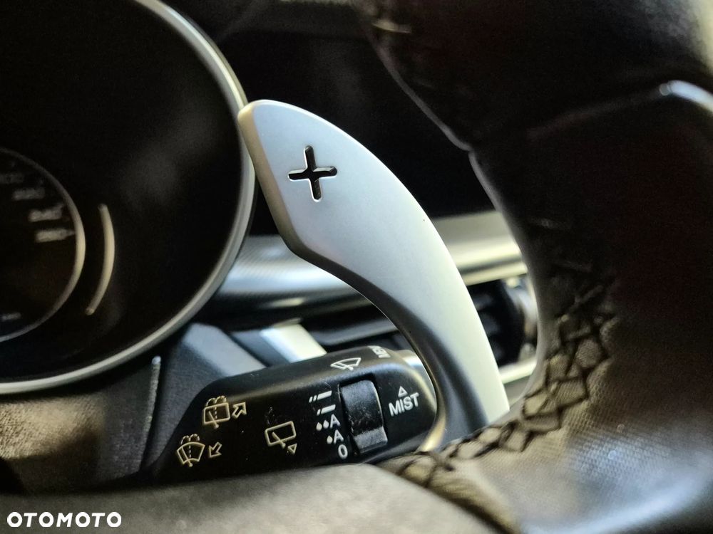 Alfa Romeo Stelvio - 15