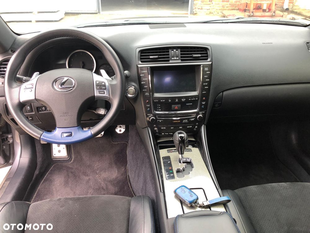 Lexus IS - 10