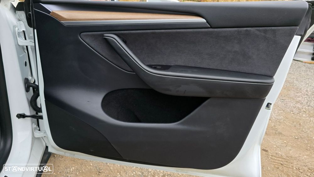 Tesla Model Y Long Range Tração Integral - 57