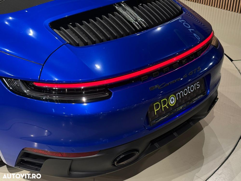 Porsche 911 Carrera 4 GTS PDK - 17
