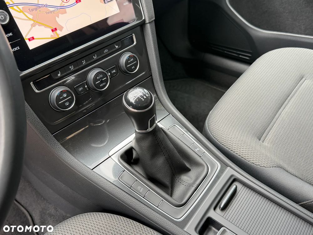 Volkswagen Golf 1.5 TSI BlueMotion ACT Comfortline - 23