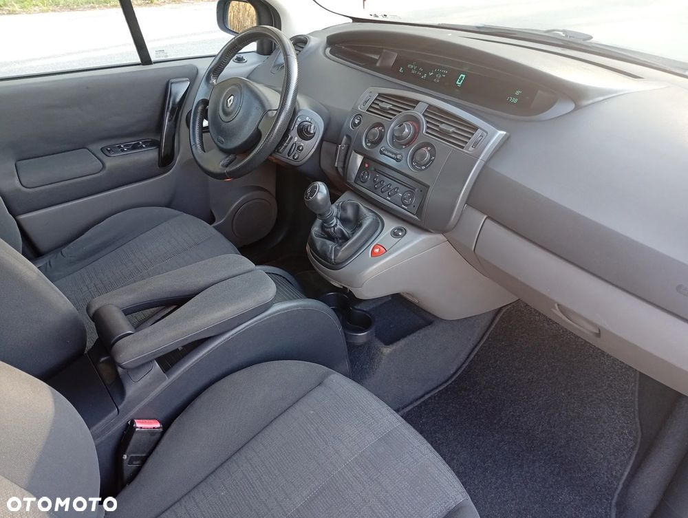 Renault Scenic 1.6 16V Avantage - 10