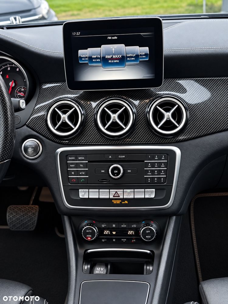 Mercedes-Benz GLA 200 7G-DCT UrbanStyle Edition - 10