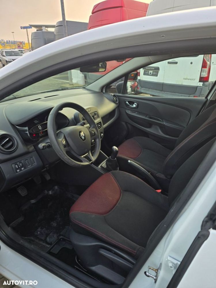 Renault Clio - 12