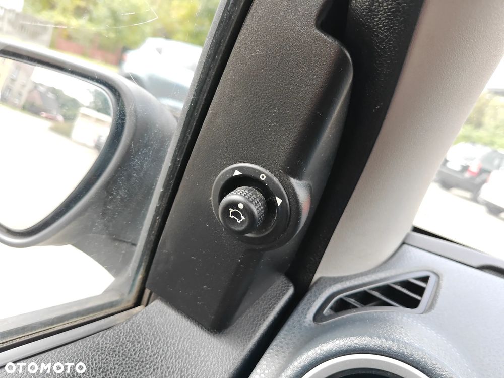 Ford Fiesta 1.4 Fun X - 23