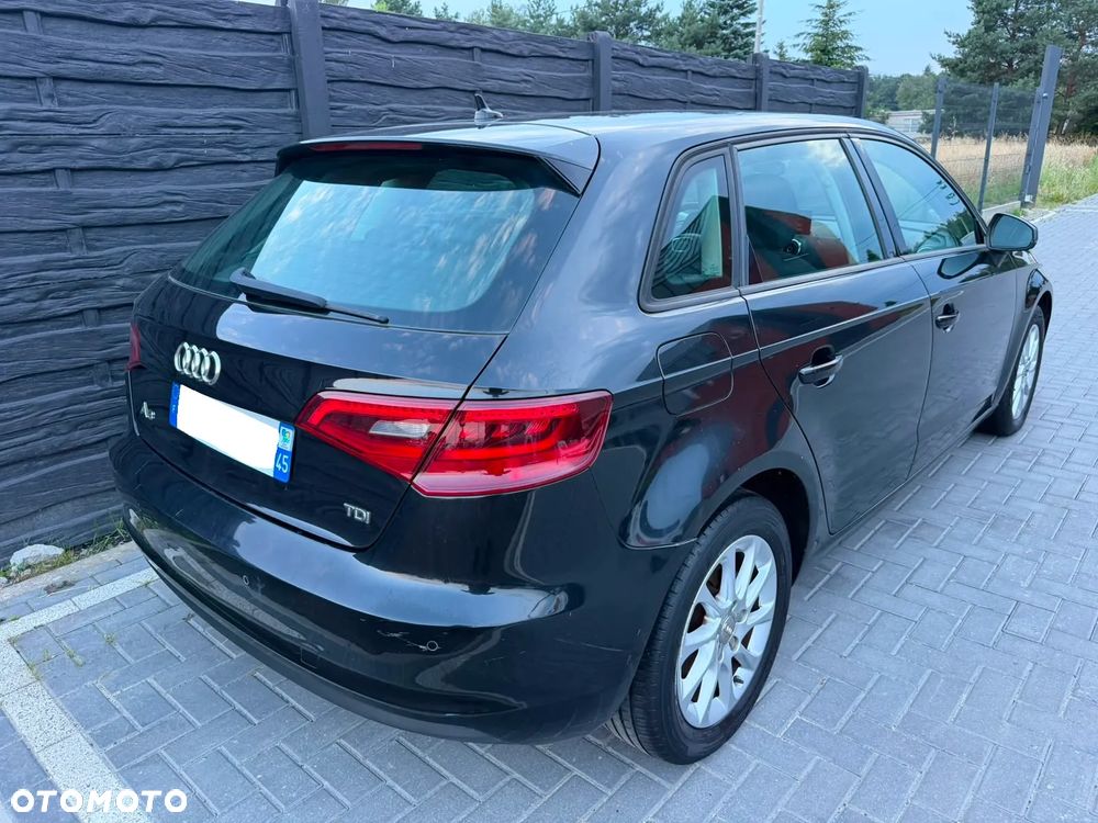 Audi A3 Sportback 2.0 TDI S tronic - 4