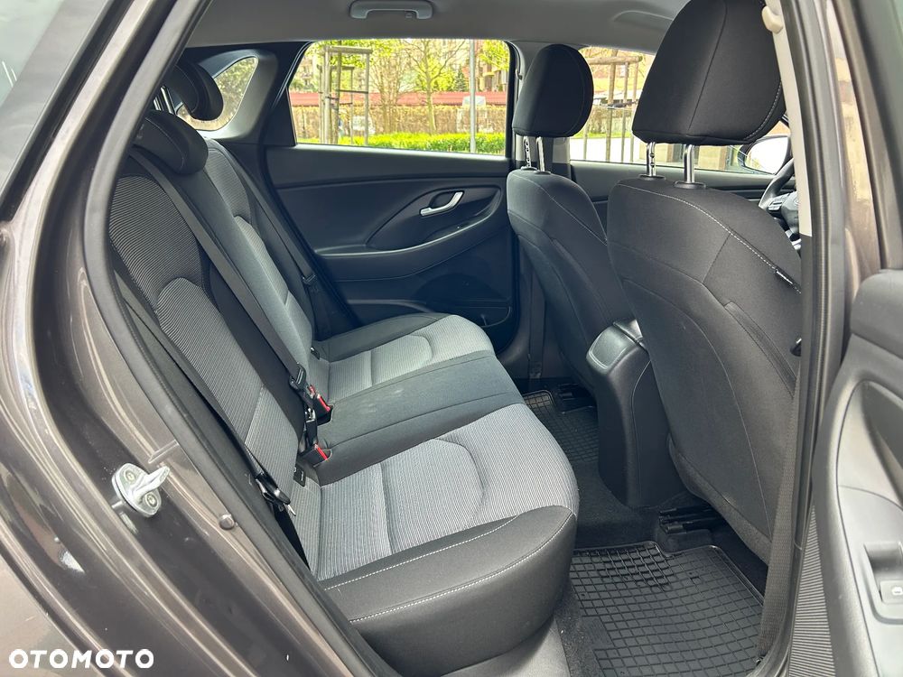 Hyundai i30 1.4 Classic + - 18