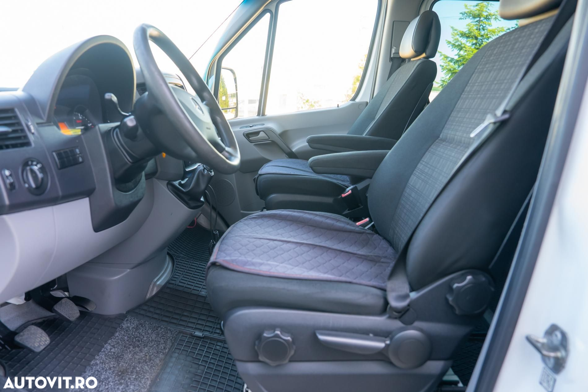 Mercedes-Benz Sprinter - 13