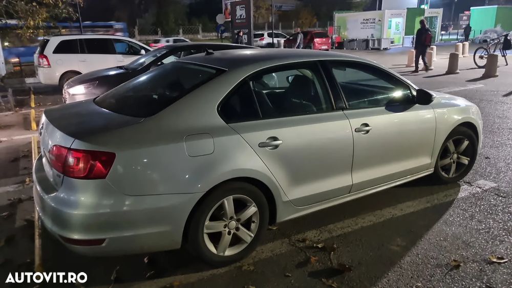 Volkswagen Jetta 1.6 TDI CR DPF Trendline - 3
