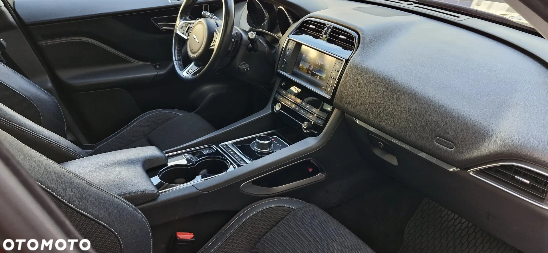 Jaguar F-Pace 2.0 i4D AWD R-Sport - 15