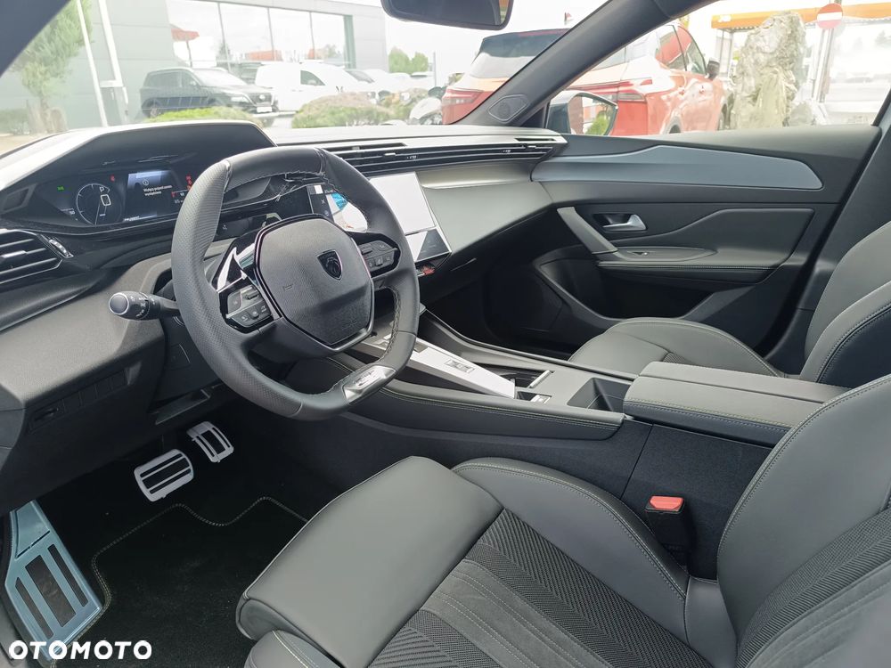 Peugeot 308 1.2 mHEV GT S&S e-DCS6 - 17