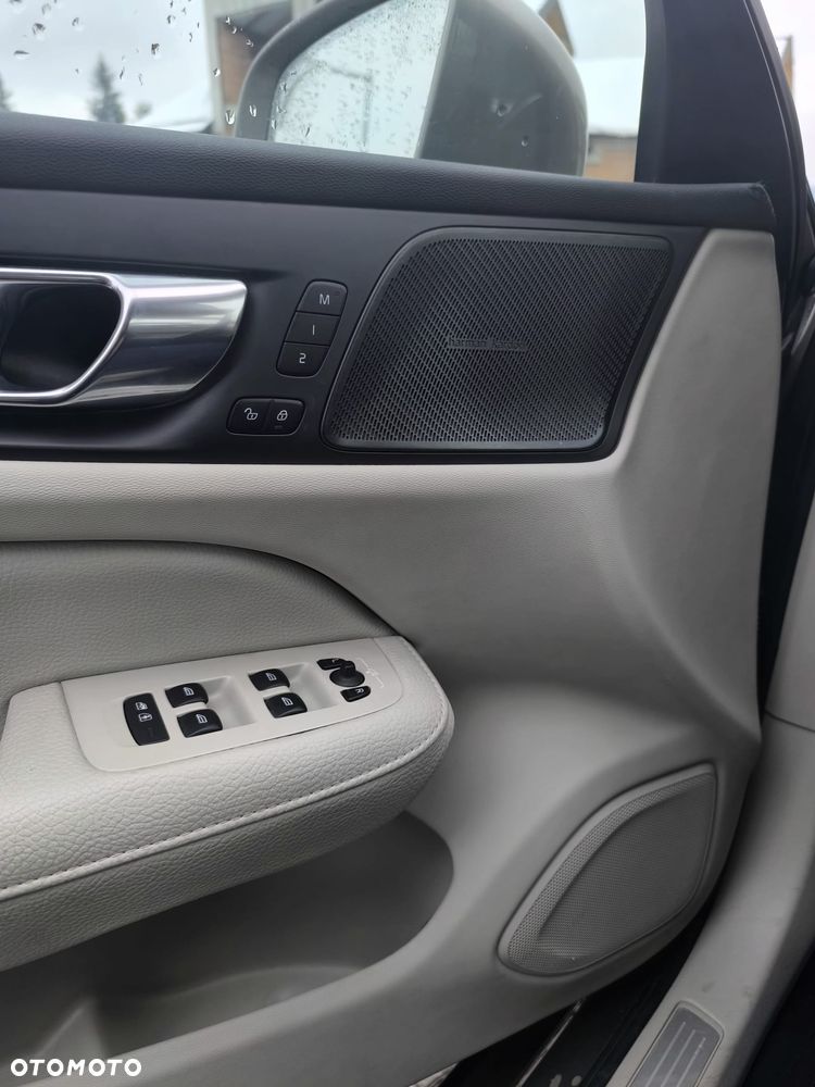 Volvo S60 T5 Momentum Pro - 26