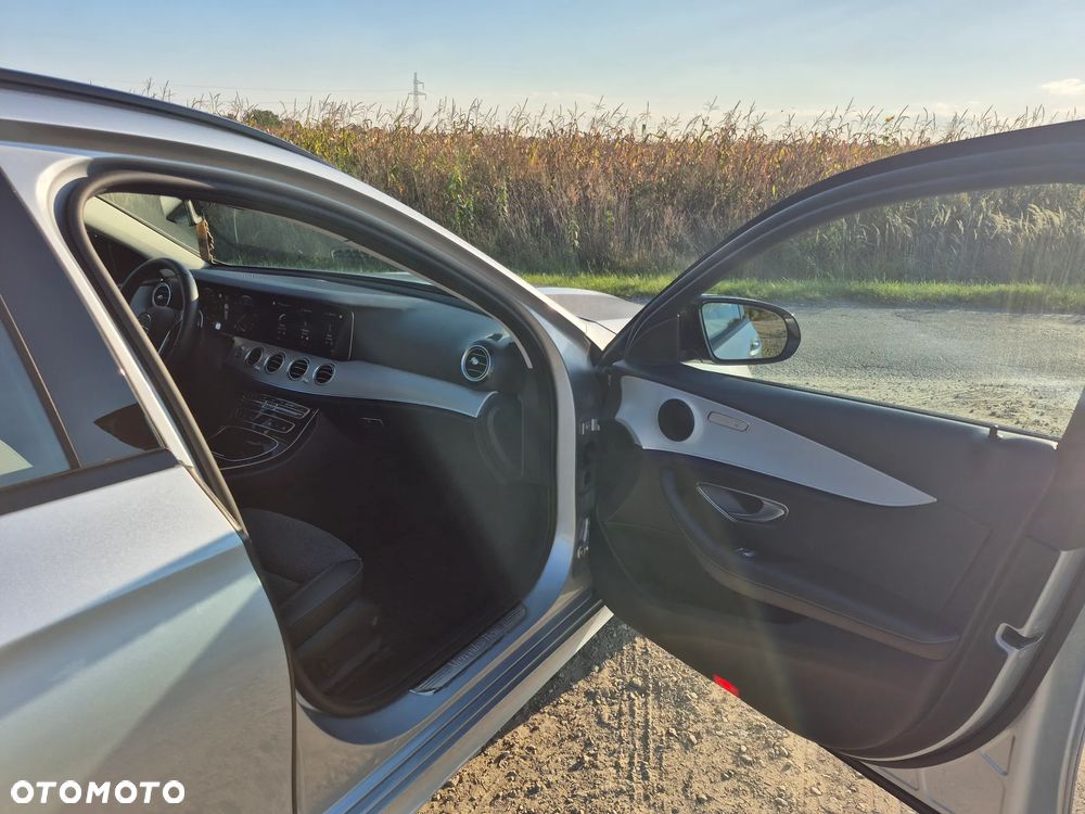 Mercedes-Benz Klasa E 220 d T 9G-TRONIC AMG Line - 18
