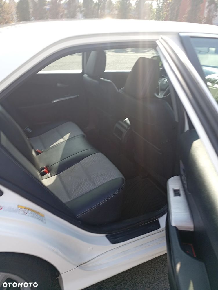 Toyota Camry - 11
