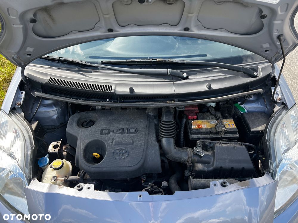 Toyota Yaris 1.4 D-4D - 11