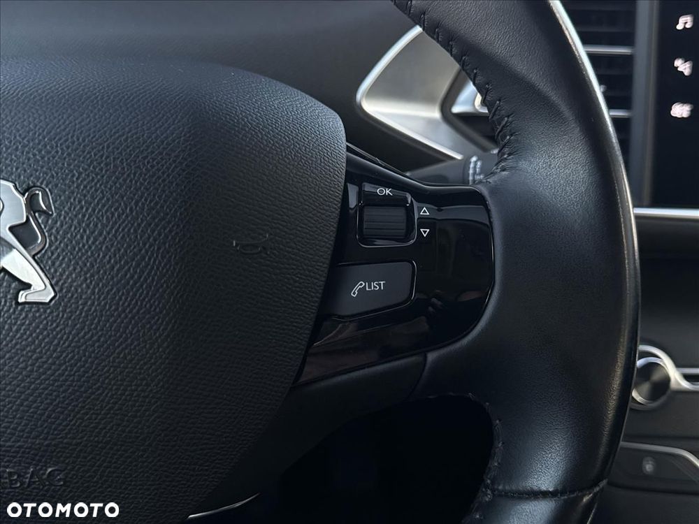 Peugeot 308 1.2 PureTech Allure S&S - 26
