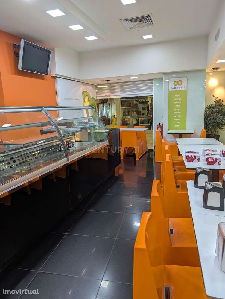 Trespasse de restaurante no centro comercial de Portela - Grande imagem: 3/24