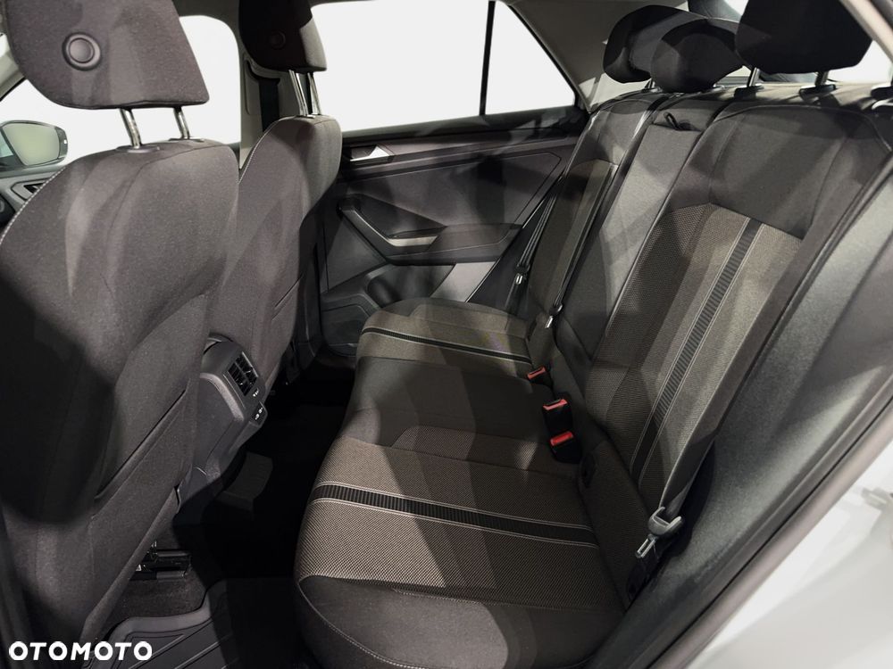 Volkswagen T-Roc - 14