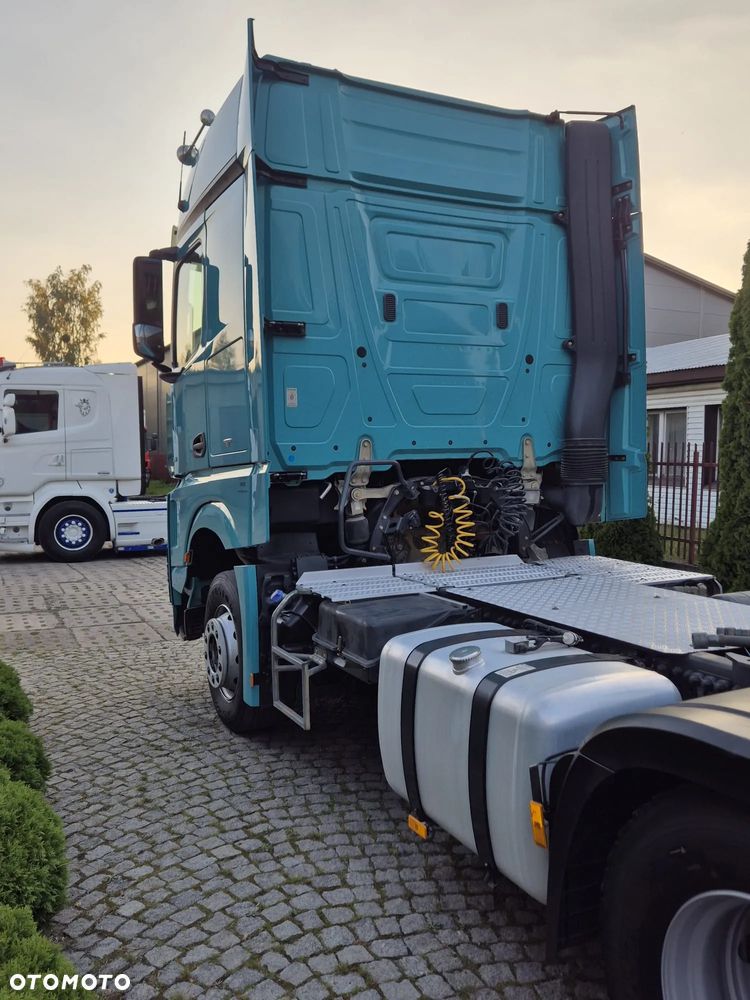 Mercedes-Benz AROCS - 10