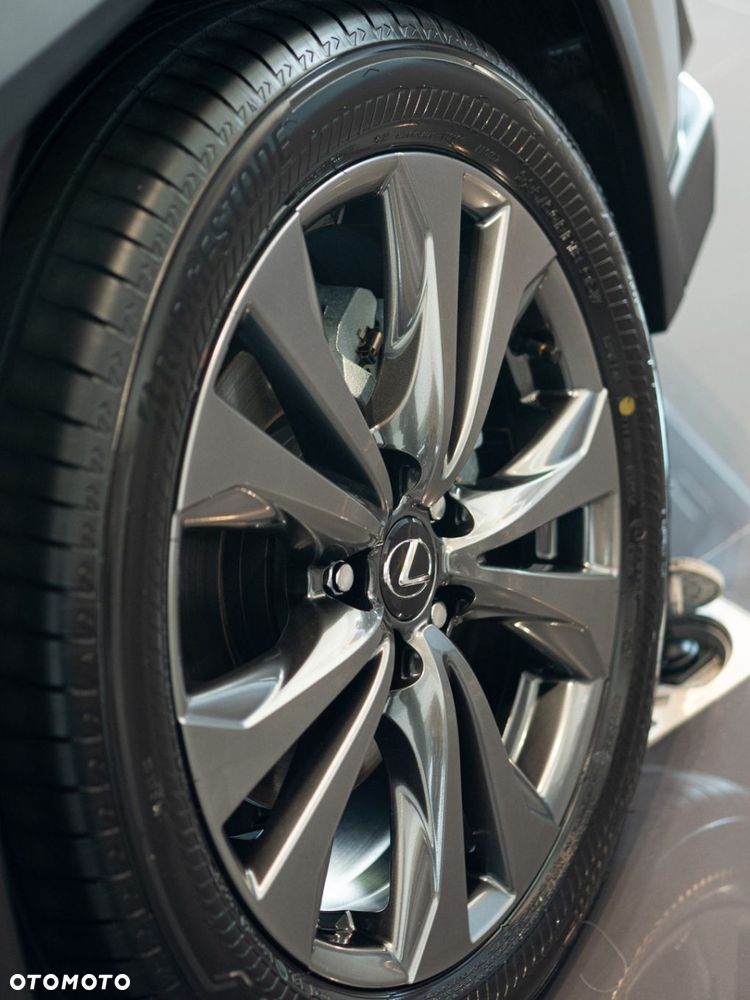 Lexus UX 300h F Sport Design - 13
