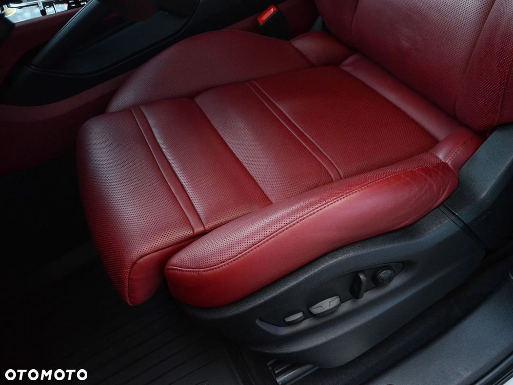 Porsche Cayenne - 27