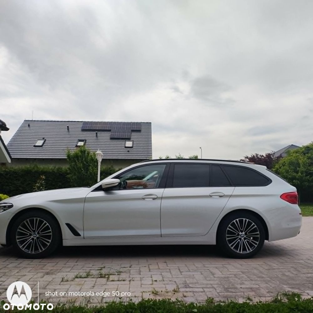 BMW Seria 5 518d Sport Line - 11