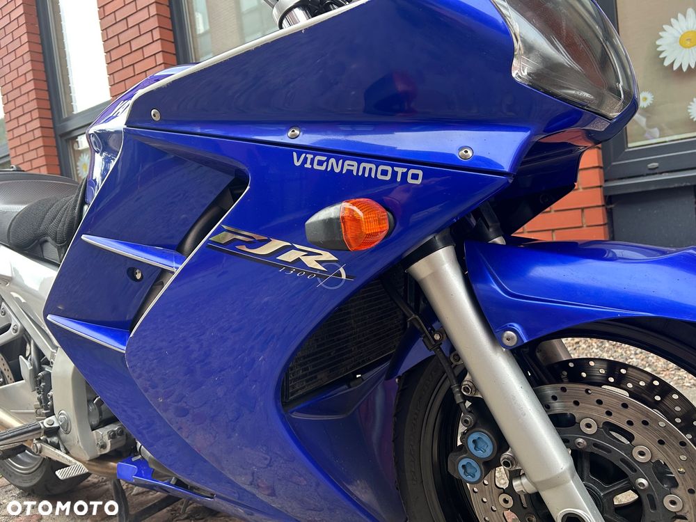 Yamaha FJR - 23