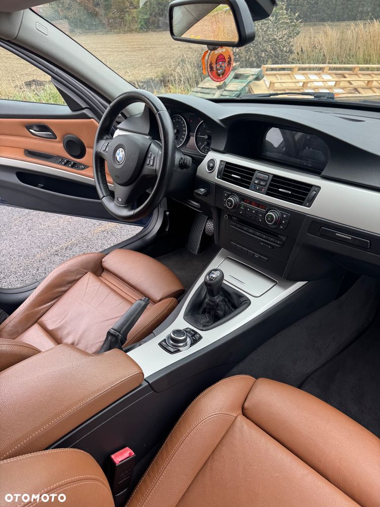 BMW Seria 3 320d Efficient Dynamics - 23