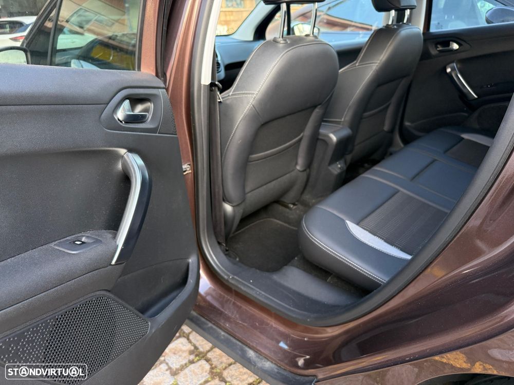 Peugeot 2008 1.4 HDi Allure - 11