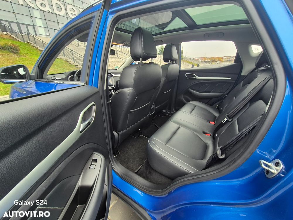 MG ZS EV Luxury - 14