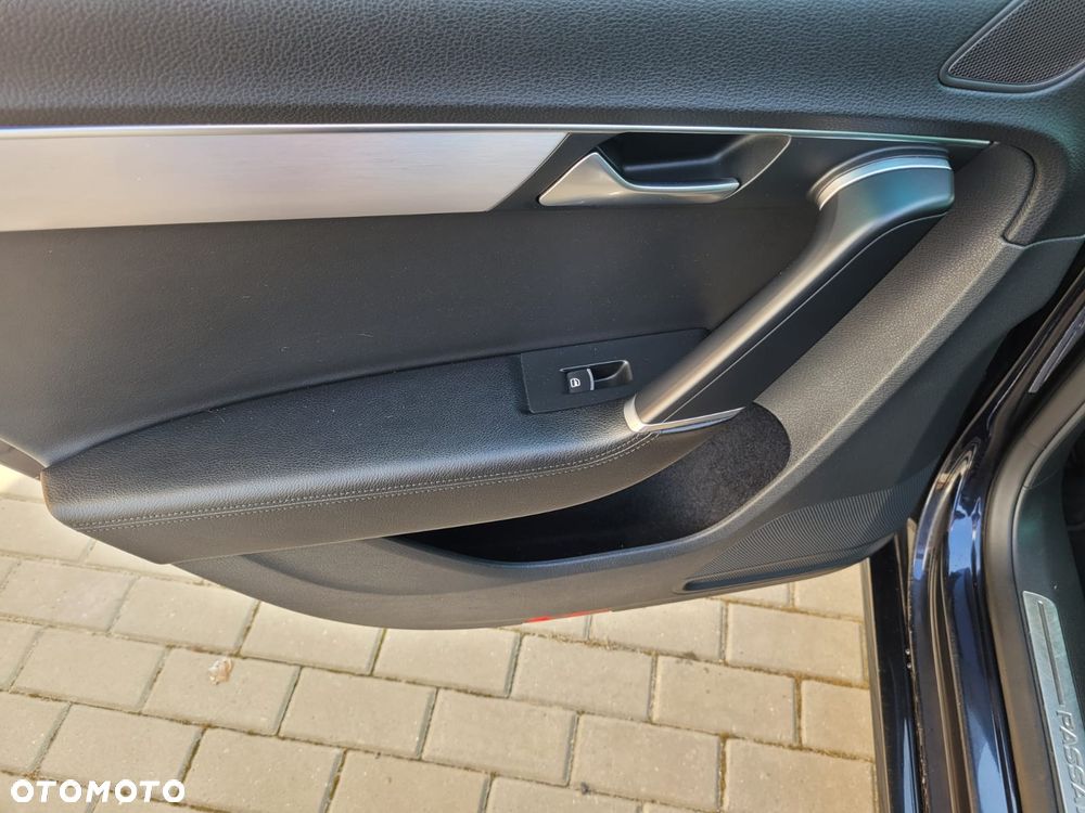 Volkswagen Passat 2.0 Blue TDI DSG SCR Highline - 25