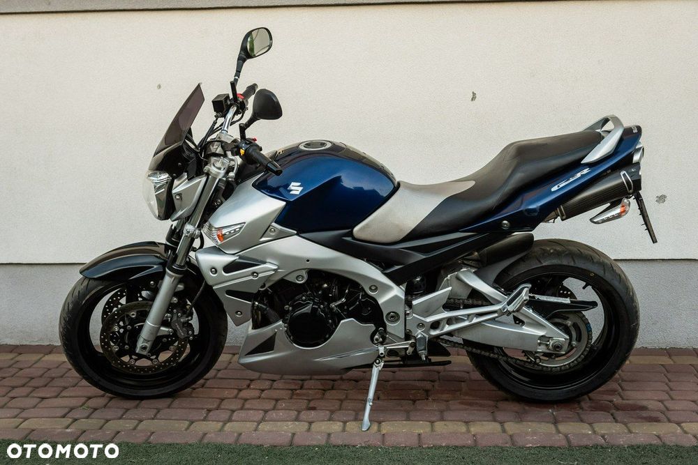 Suzuki GSR - 5